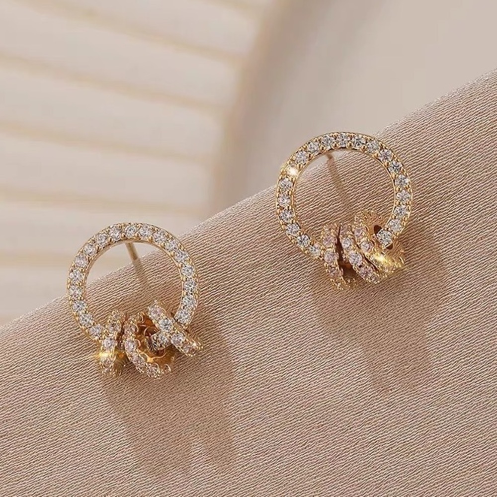 💎 BOGO❗️PRICE🔻 Dangling Rings on a circle Zirconia Stud Earrings loop - Picture 6 of 7